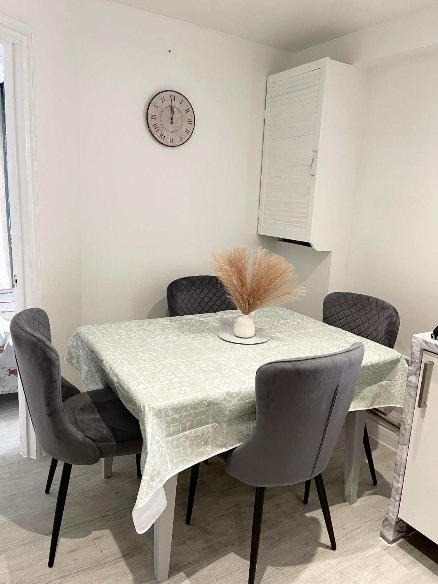 Stanton - Impeccable And Stylish 2 Bedroom Dagenham Eksteriør bilde